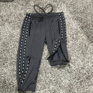 Gray Woman’s Joggers